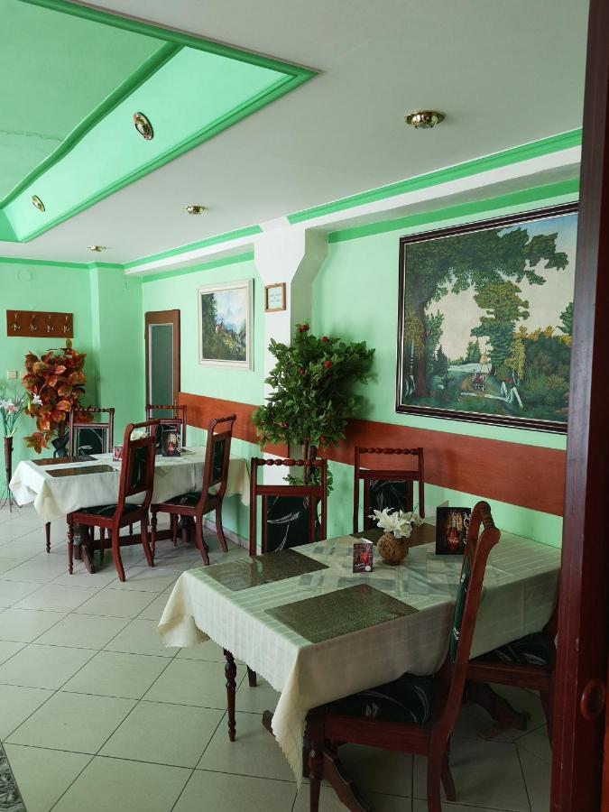 Hotel Biela Labut Michalovce Zewnętrze zdjęcie